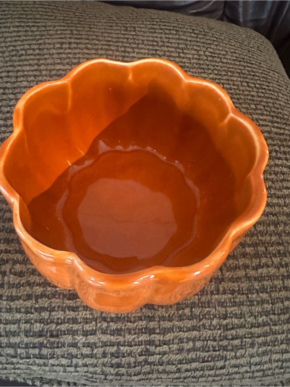Glazed Ceramic Pumpkin Bowl - Bright Orange
Pottery barn 4 1/2 in by 3 in